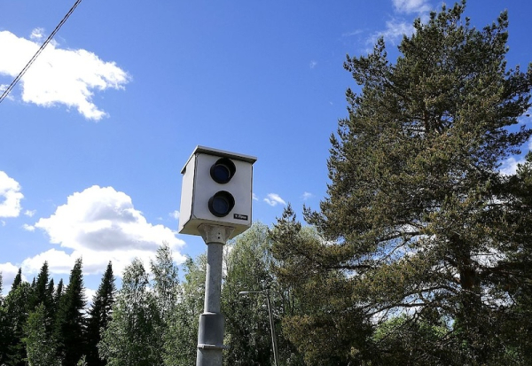 Finnish speed cameras go dark as police struggle to process fines
Finnish speed cameras go dark as police struggle to process fines